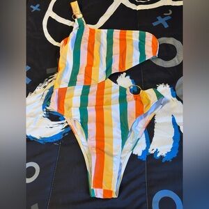SHEIN Multicolor Vertical Stripe One-Piece Swimsuit with Side Ring